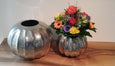 Vase aus Metall gerippt / Übertopf / 2er Set