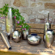 Blumenvase aus Metall, edel, schlank, Bodenvase mit Charme