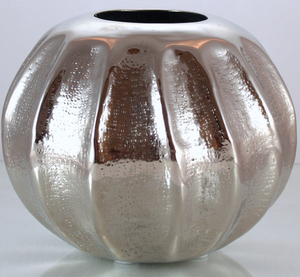 Vase aus Metall gerippt / Übertopf